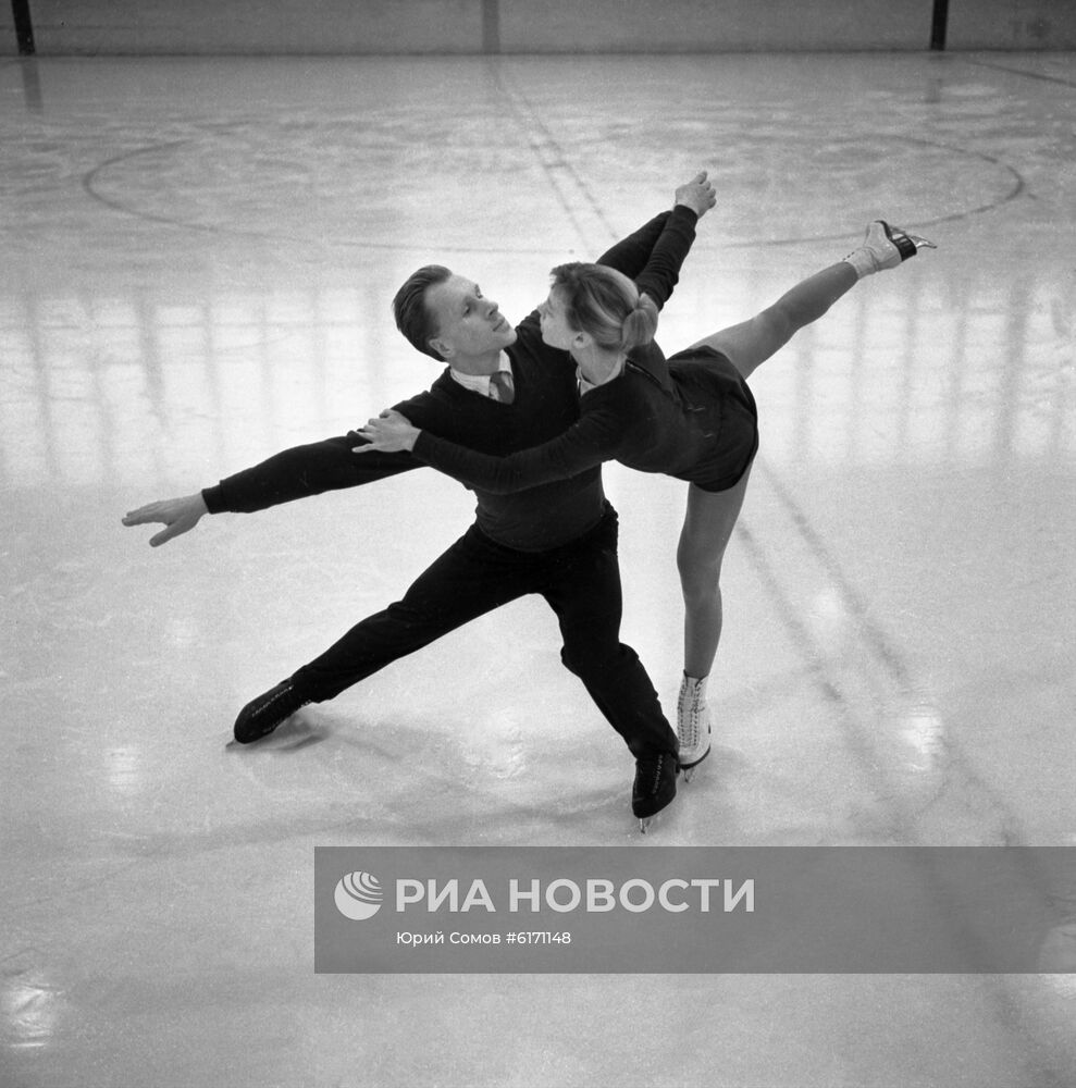 Фигуристы Людмила Белоусова и Олег Протопопов