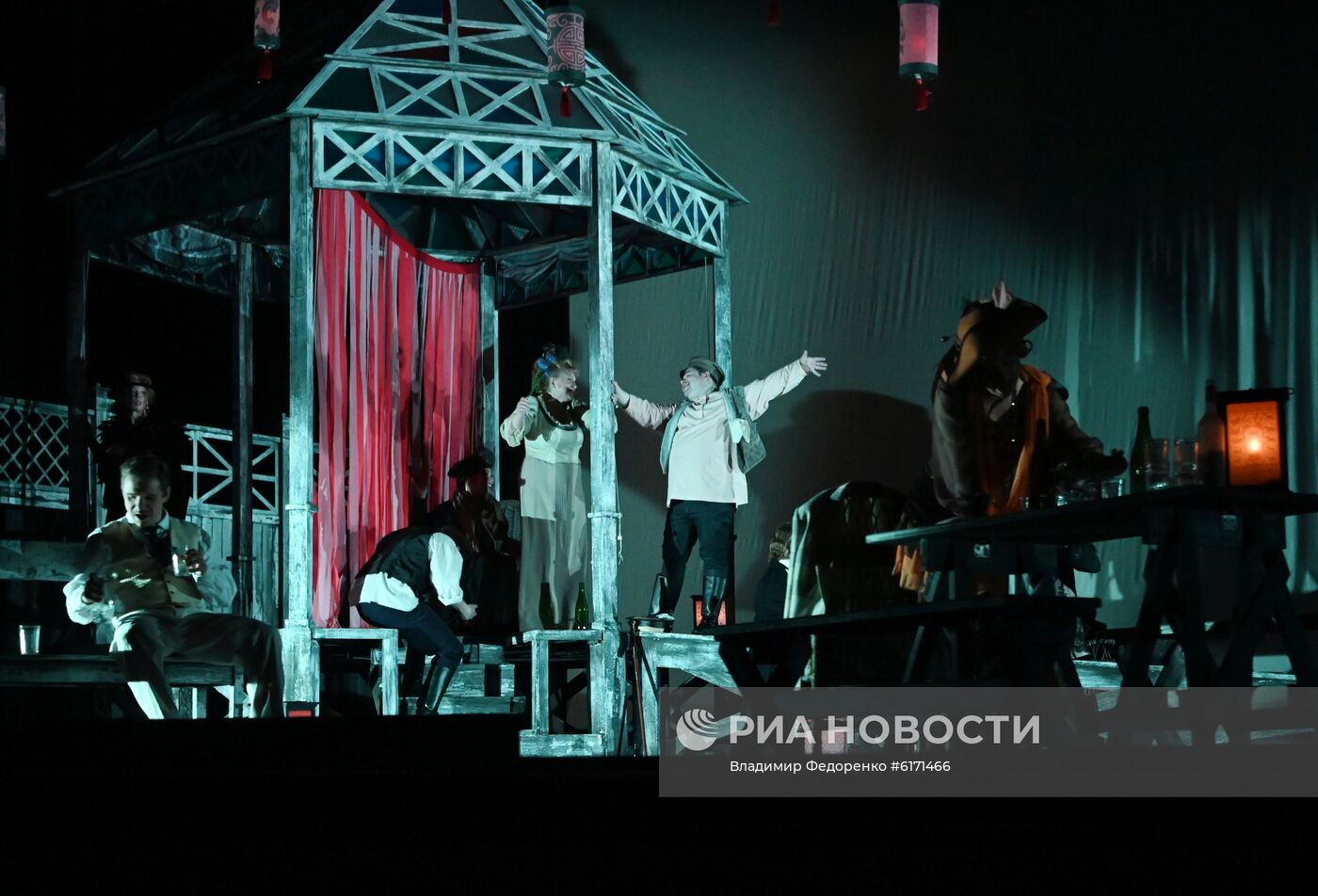 Репетиция премьерного спектакля "Варвары" в Малом театре