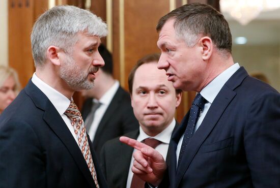 Премьер-министр РФ М. Мишустин провел заседание правительства РФ