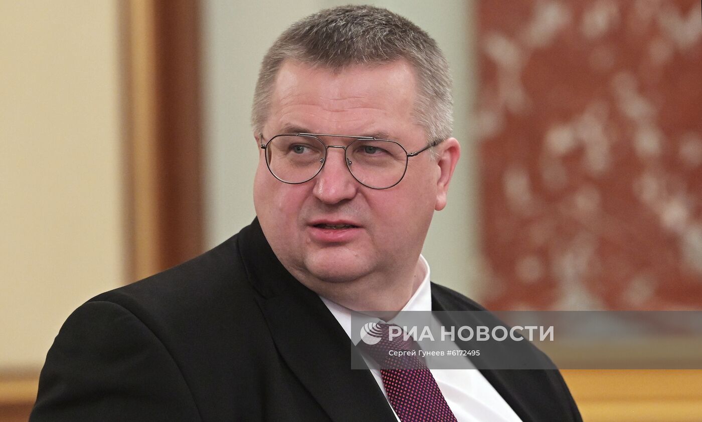 Премьер-министр РФ М. Мишустин провел заседание правительства РФ