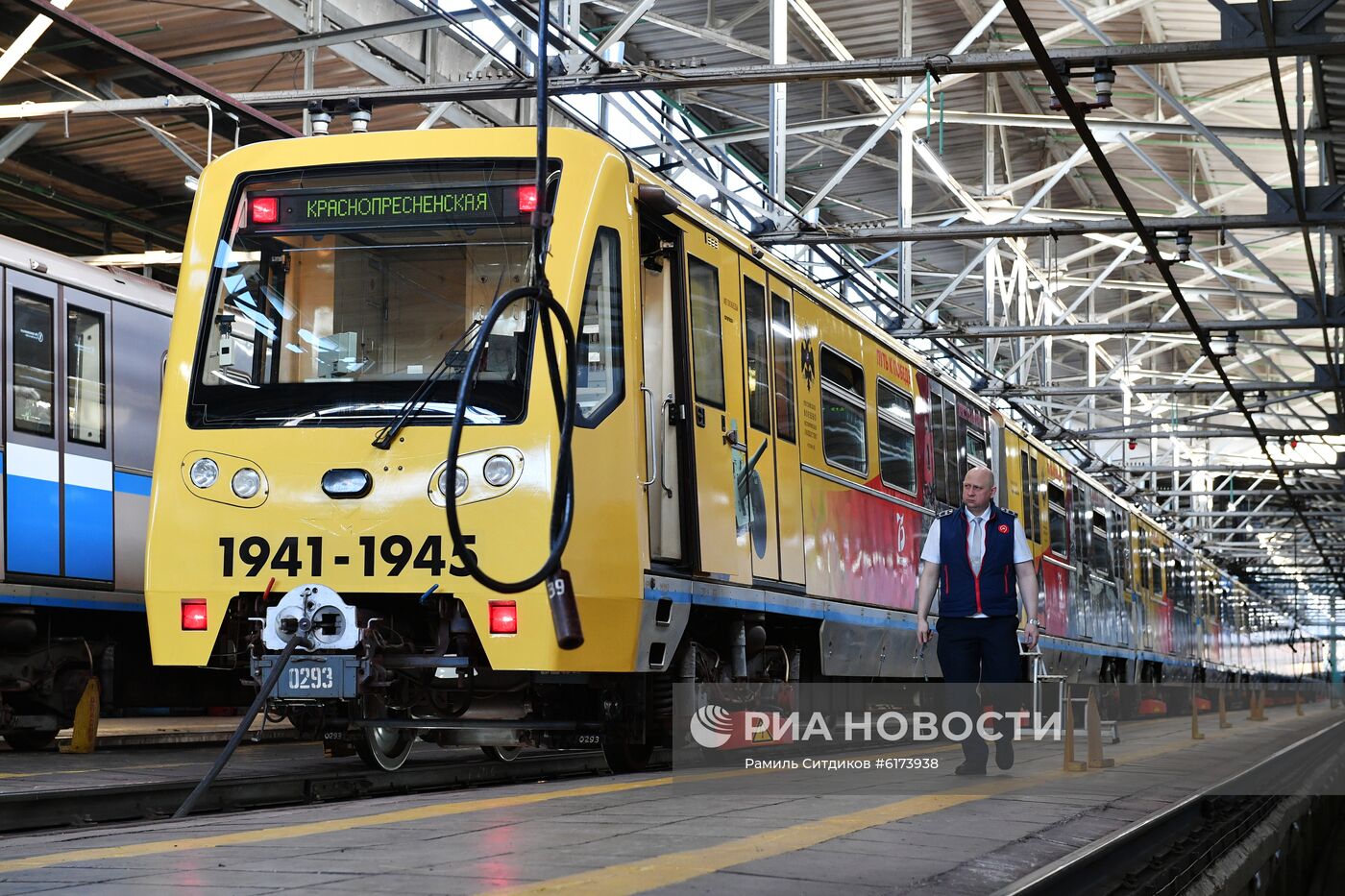 Запуск тематического поезда метро "Путь к Победе" 