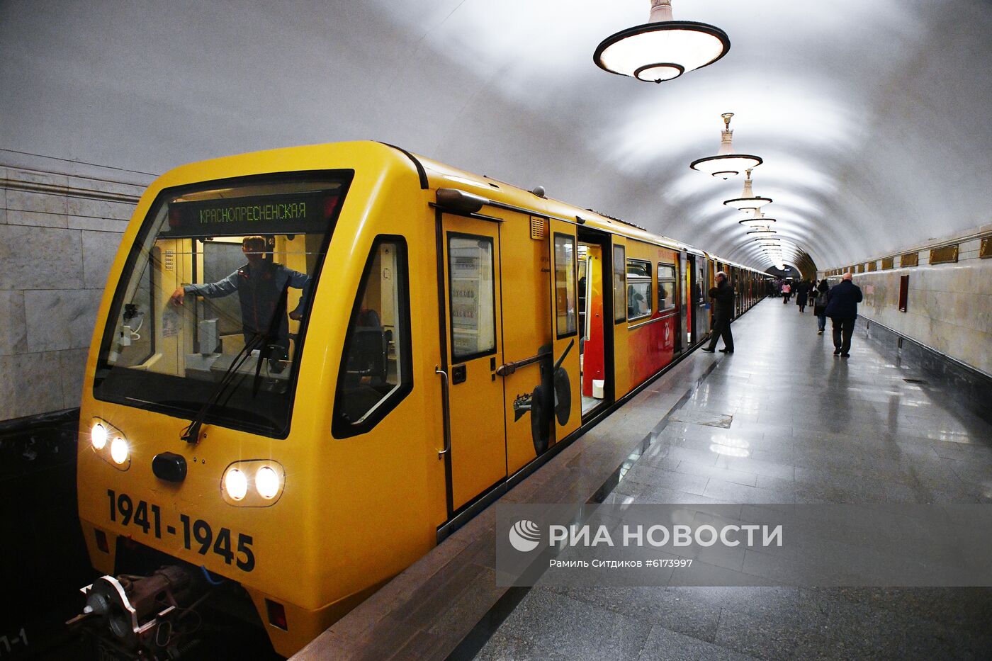 Запуск тематического поезда метро "Путь к Победе" 