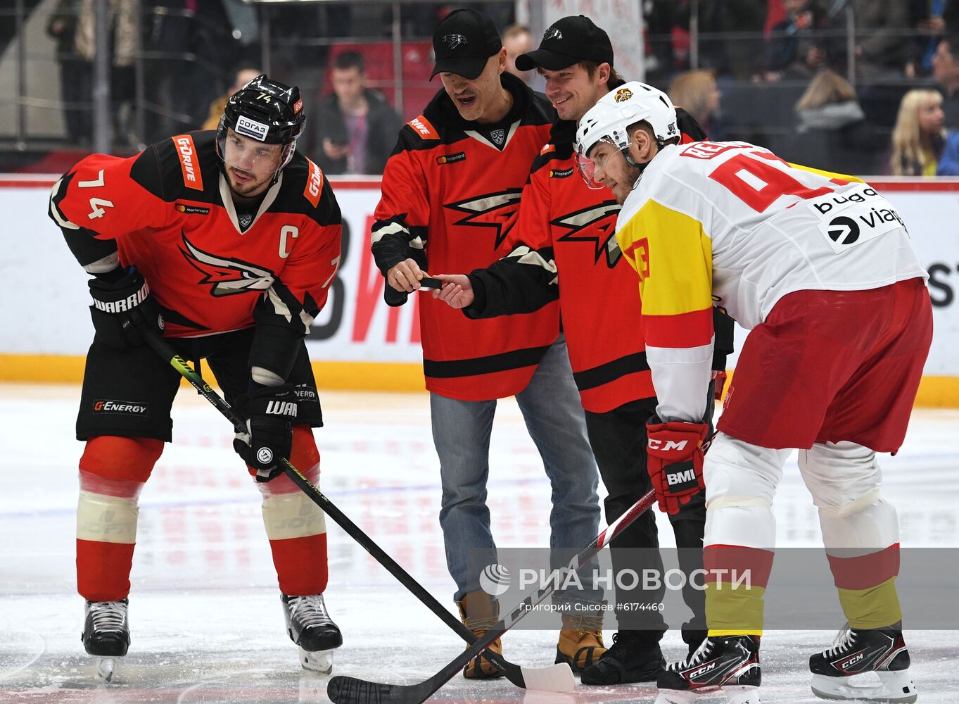 Хоккей. КХЛ. Матч "Авангард" – "Йокерит"