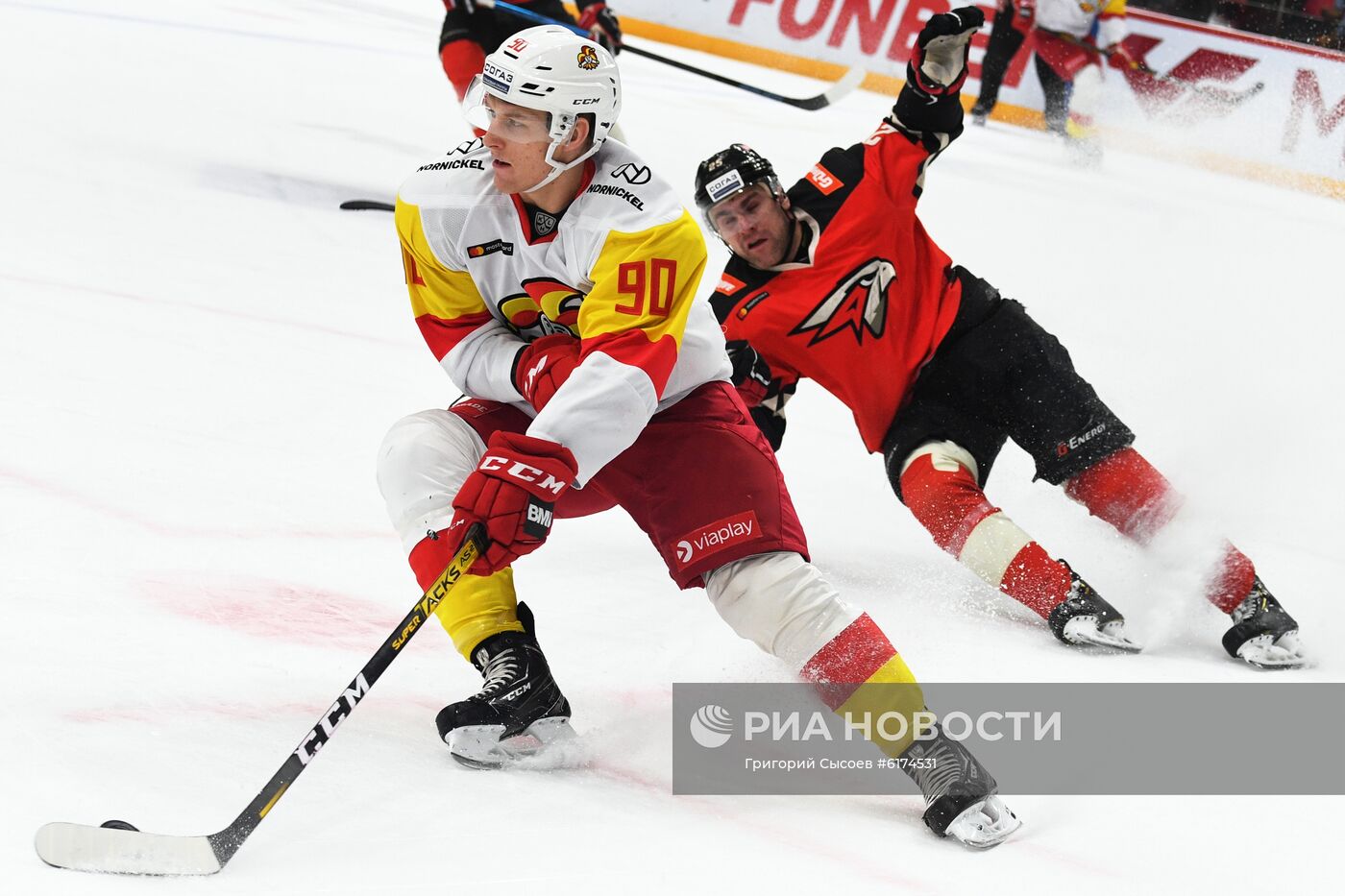 Хоккей. КХЛ. Матч "Авангард" – "Йокерит"