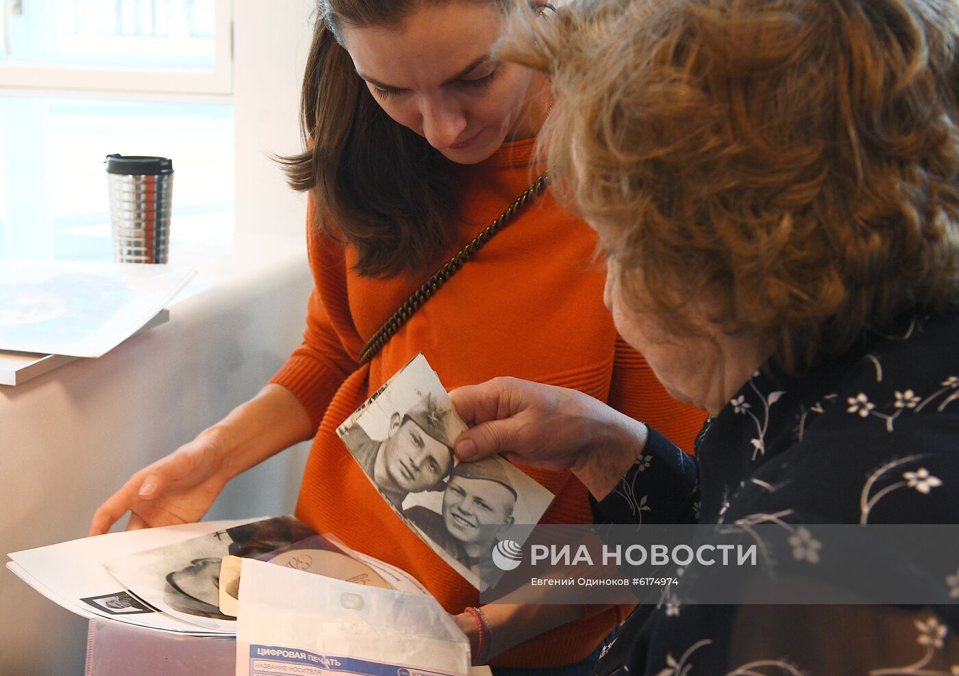 Открытие пункта приема документов для проекта "Дорога памяти" в Москве