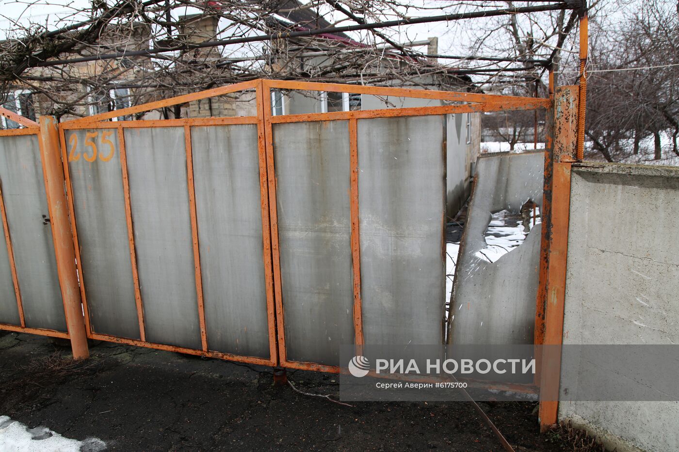 Последствия обстрела в Донецкой области