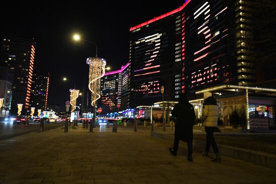 Праздничное украшение Москвы ко Дню защитника Отечества