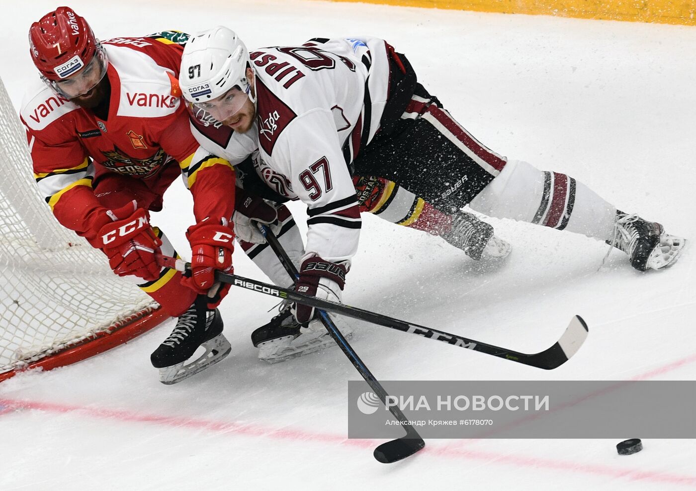 Хоккей. КХЛ. Матч "Куньлунь" - "Динамо" (Рига)