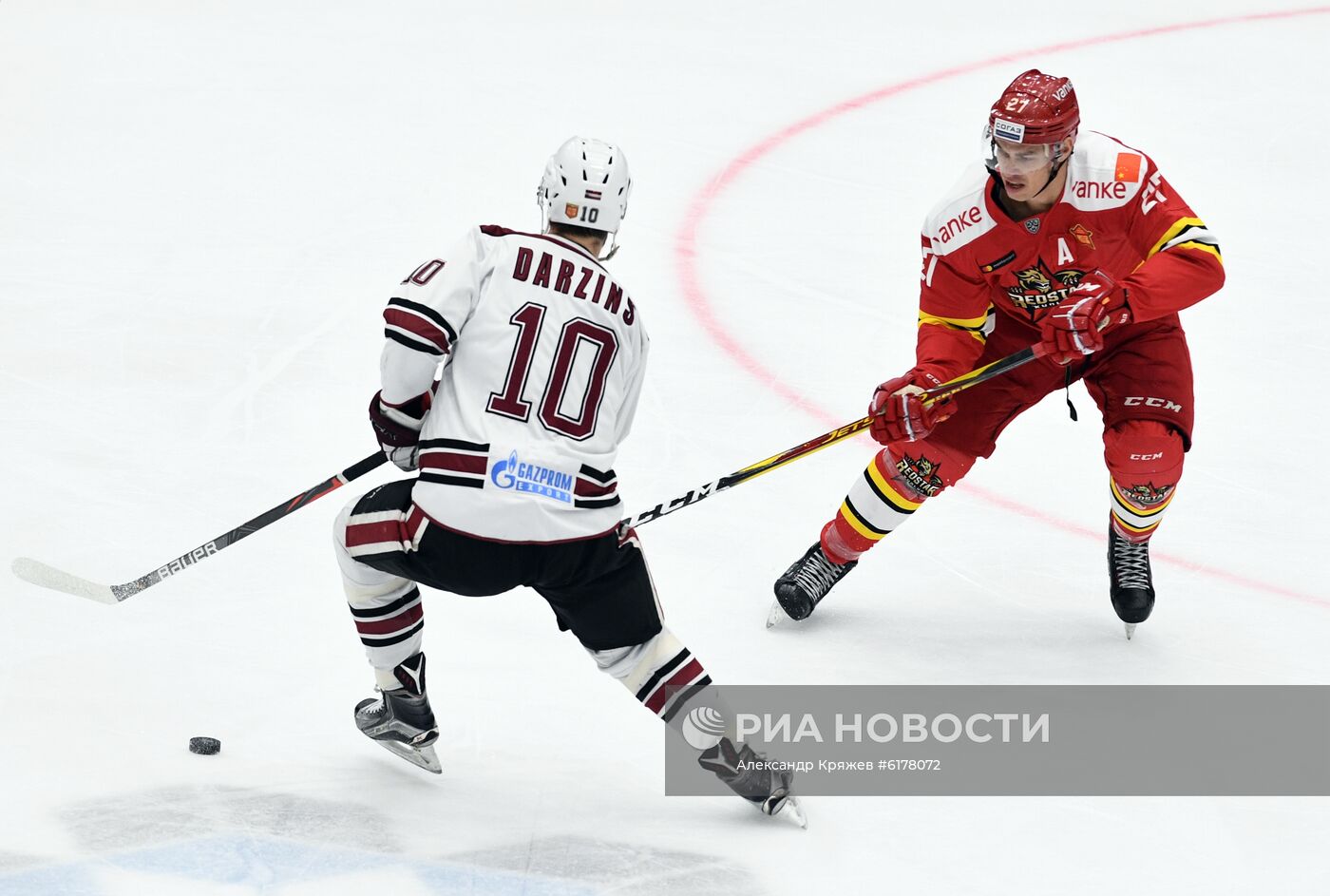 Хоккей. КХЛ. Матч "Куньлунь" - "Динамо" (Рига)