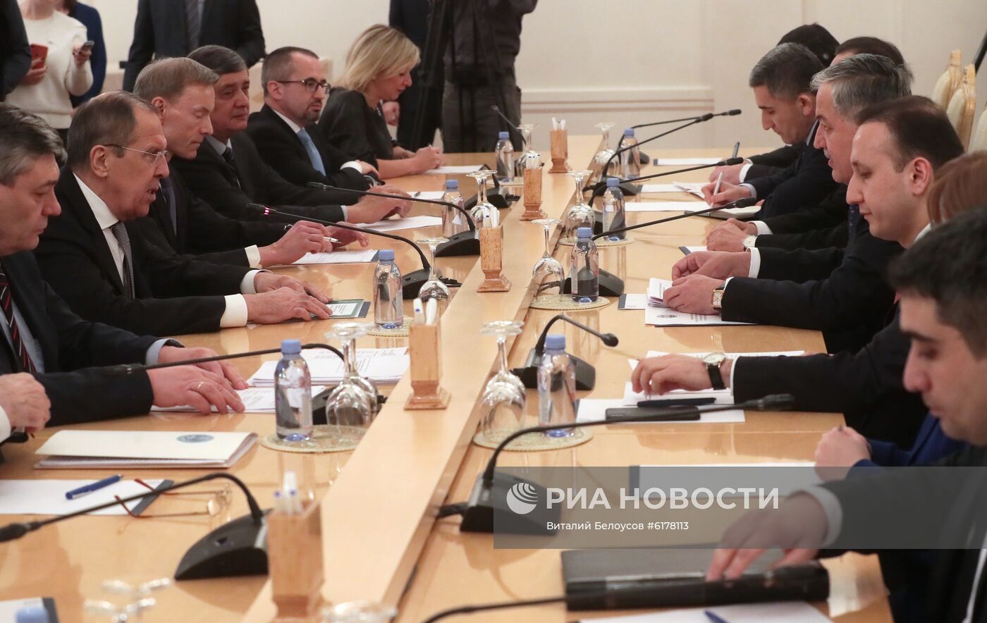 Встреча глав МИД РФ и Таджикистана С. Лаврова и С. Мухриддина