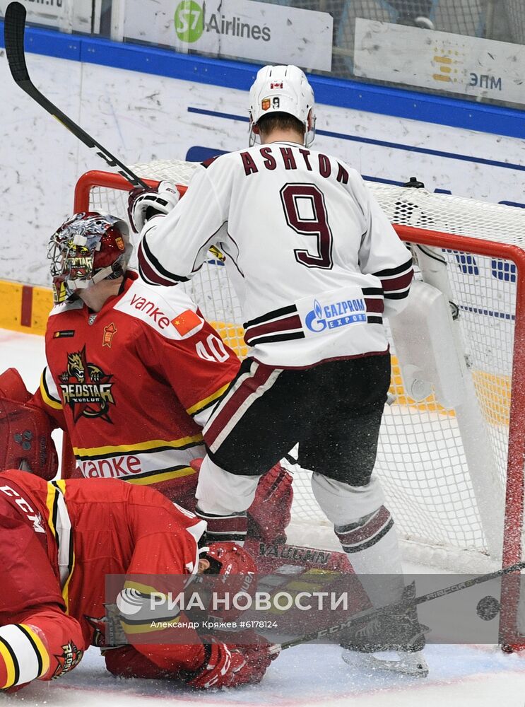 Хоккей. КХЛ. Матч "Куньлунь" - "Динамо" (Рига)