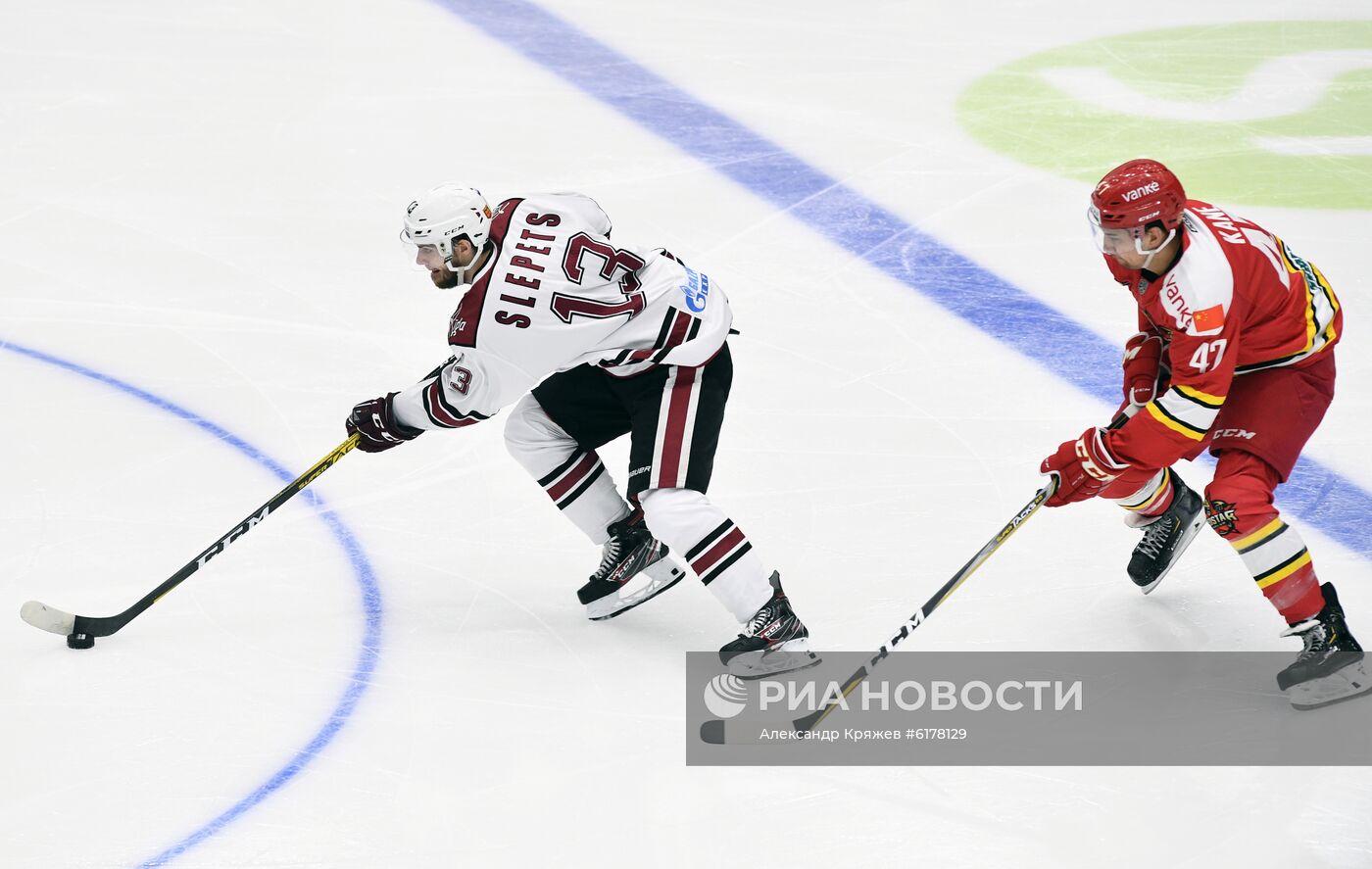 Хоккей. КХЛ. Матч "Куньлунь" - "Динамо" (Рига)