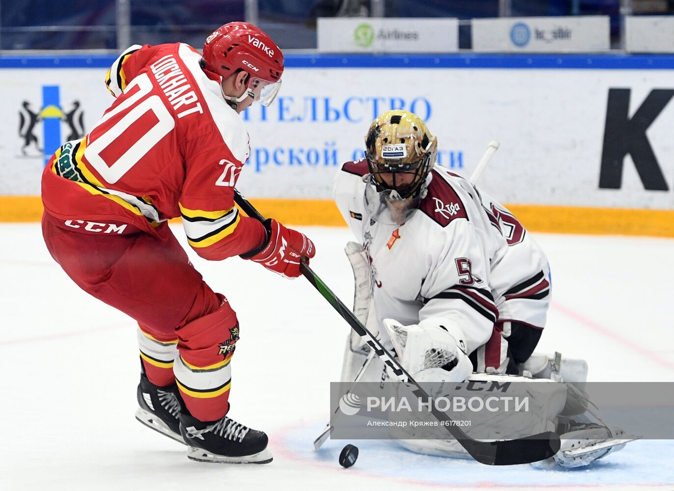 Хоккей. КХЛ. Матч "Куньлунь" - "Динамо" (Рига)