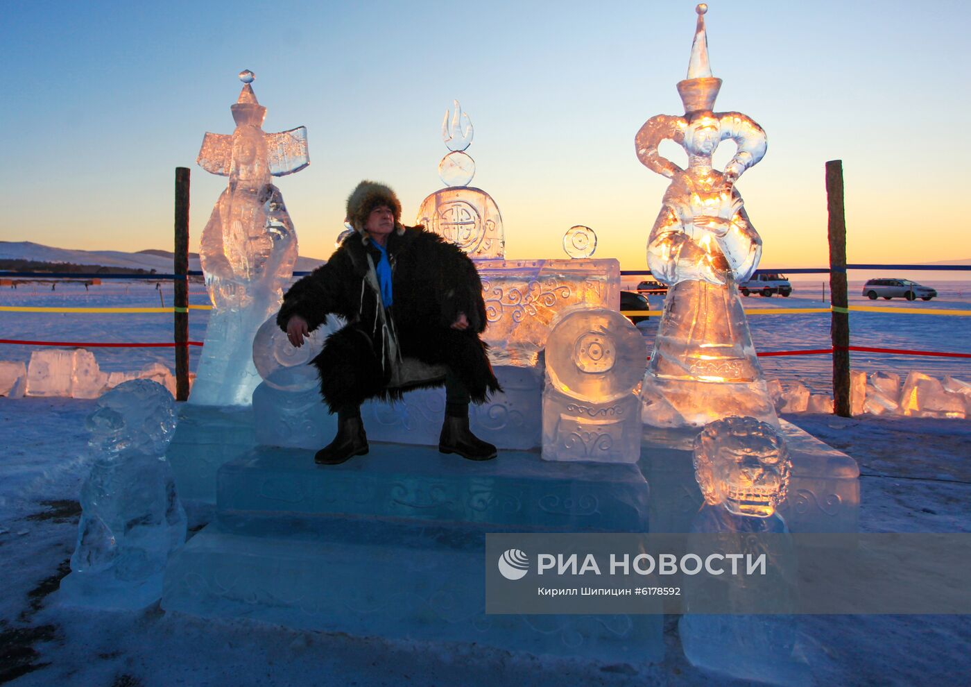 Международный конкурс ледовых скульптур на Байкале