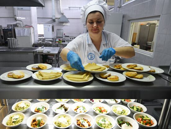 МАУ "Комбинат питания" в Новосибирске  