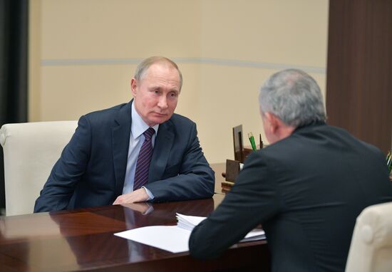 Президент РФ В. Путин встретился с главой Республики Северная Осетия-Алания В. Битаровым