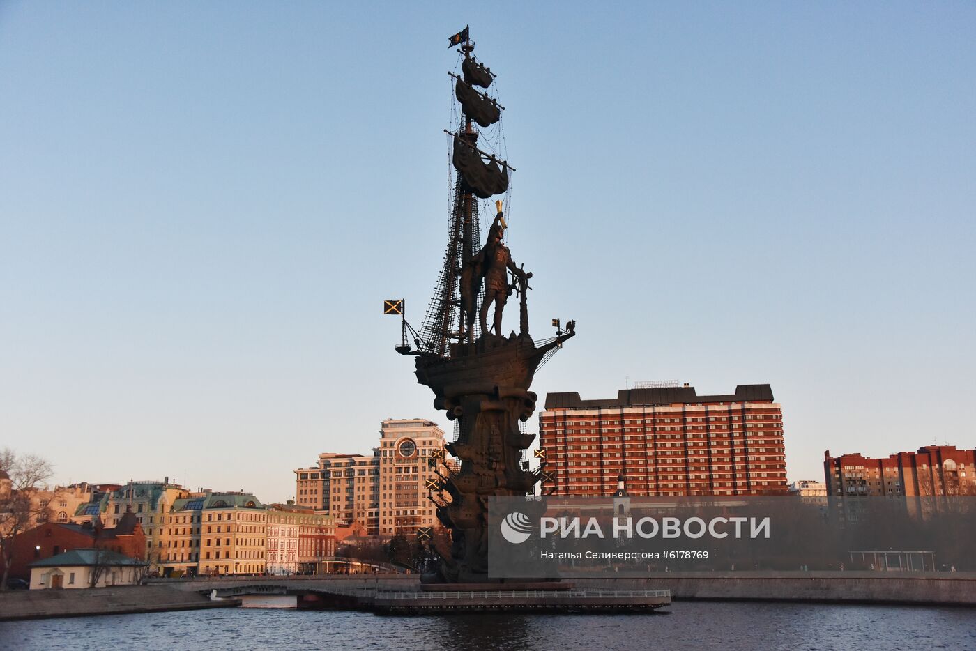 Города мира. Москва