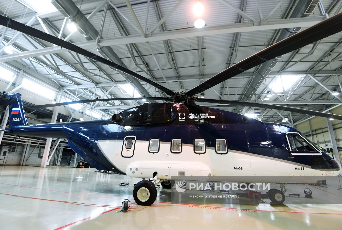 Первый гражданский вертолет Ми-38 с салоном повышенной комфортности передан заказчику