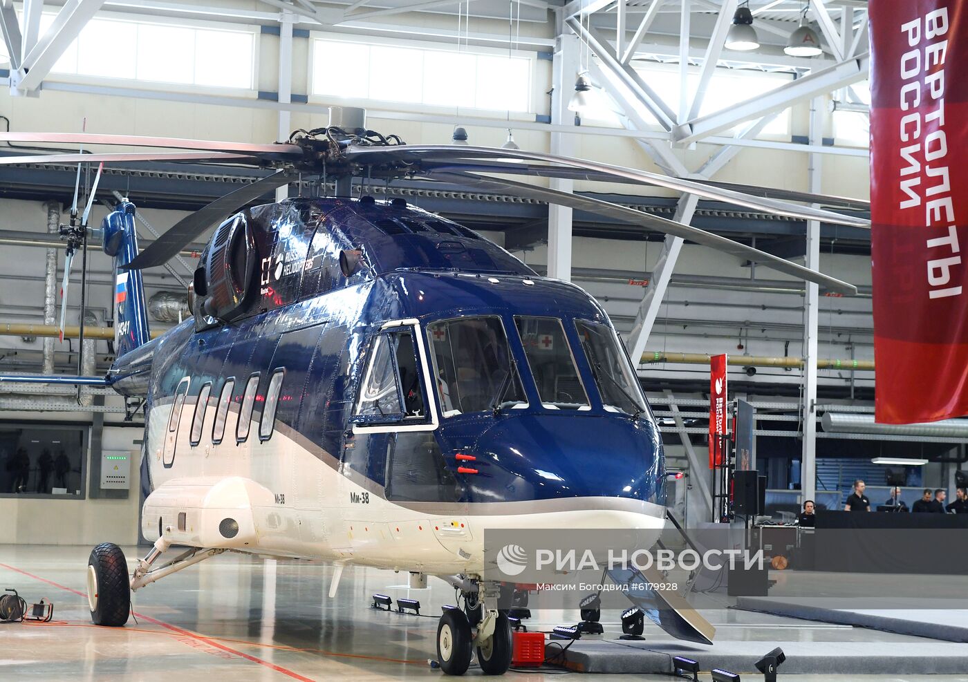 Первый гражданский вертолет Ми-38 с салоном повышенной комфортности передан заказчику