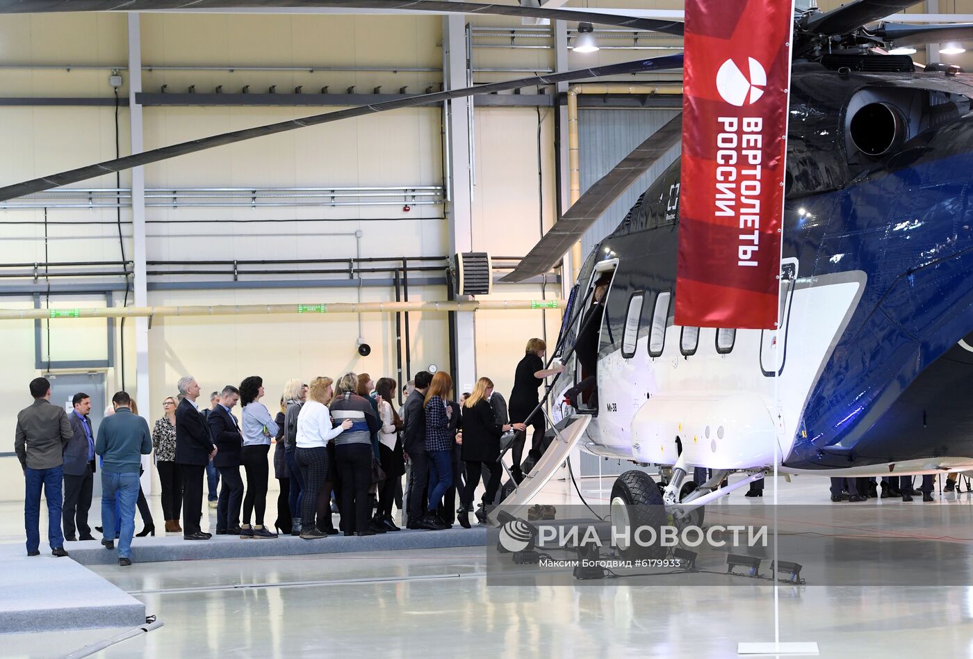 Первый гражданский вертолет Ми-38 с салоном повышенной комфортности передан заказчику