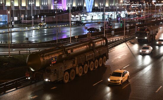 Перемещение ракетных комплексов "Ярс" в Москву 