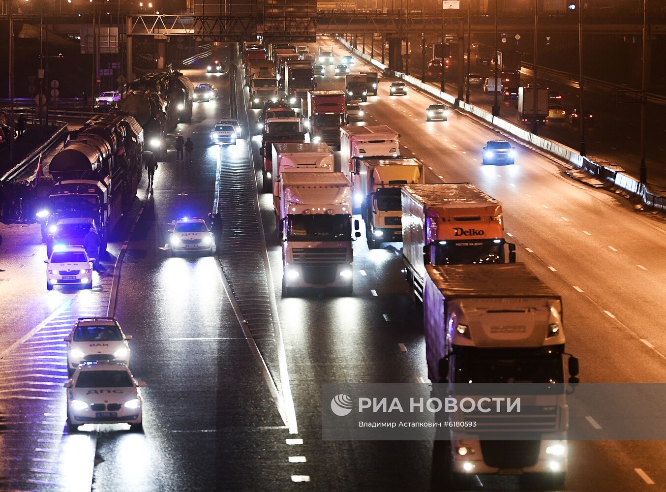 Перемещение ракетных комплексов "Ярс" в Москву 