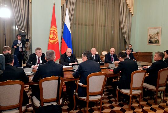 Премьер-министр РФ М. Мишустин встретился с президентом Киргизии С. Жээнбековым