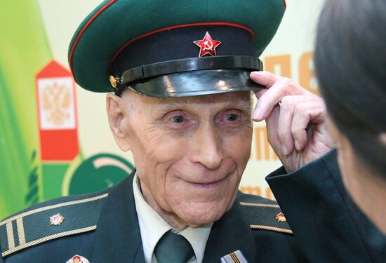 Ветеран Великой Отечественной войны М. М. Алёхин