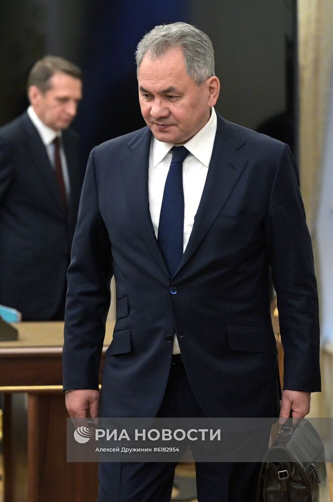 Президент РФ В. Путин провел заседание Совбеза РФ