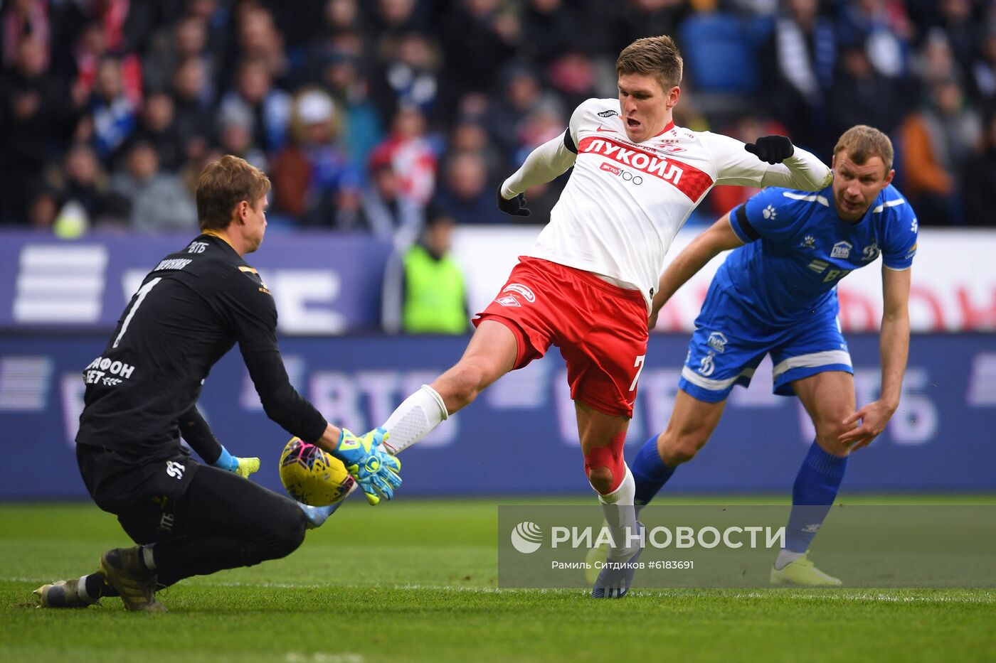 Футбол. РПЛ. Матч "Динамо" - "Спартак"