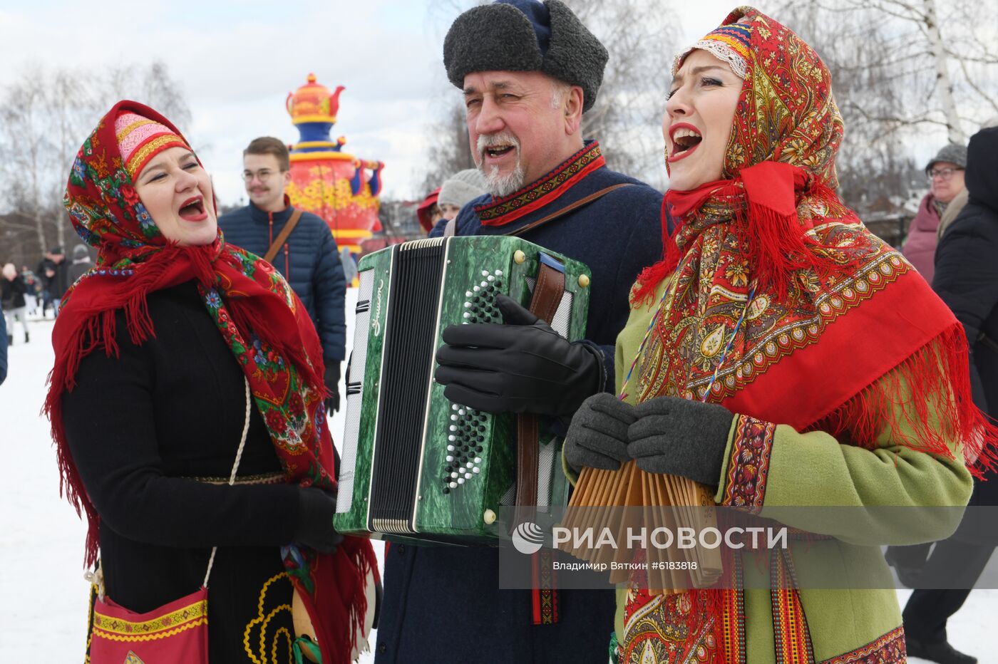 Празднование Масленицы в Суздале