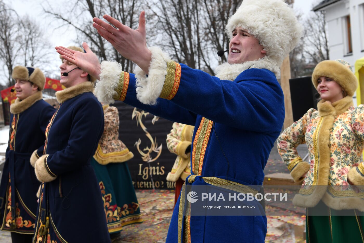 Празднование Масленицы в Суздале