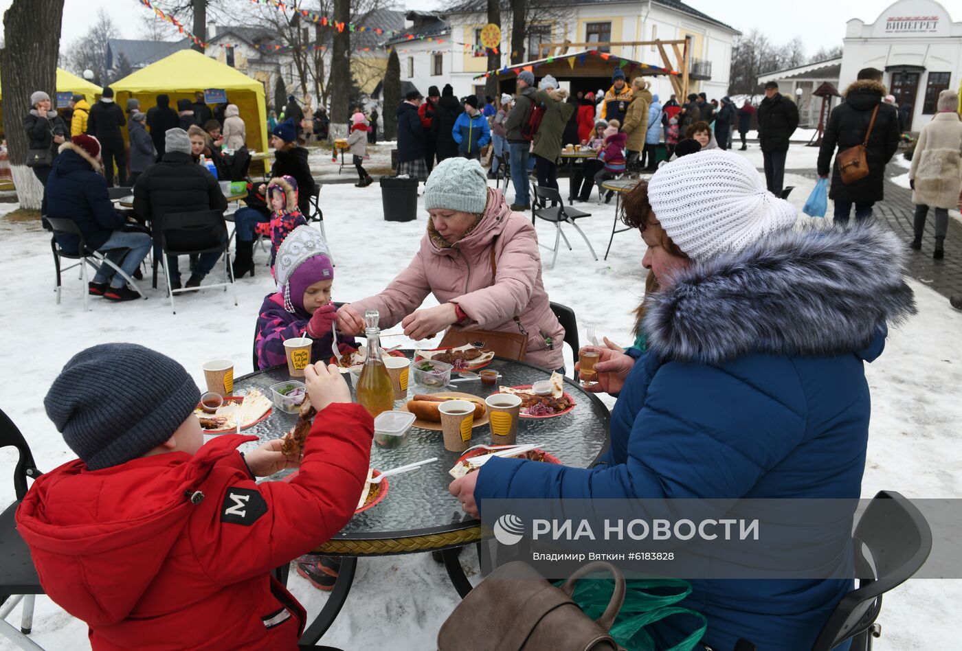 Празднование Масленицы в Суздале