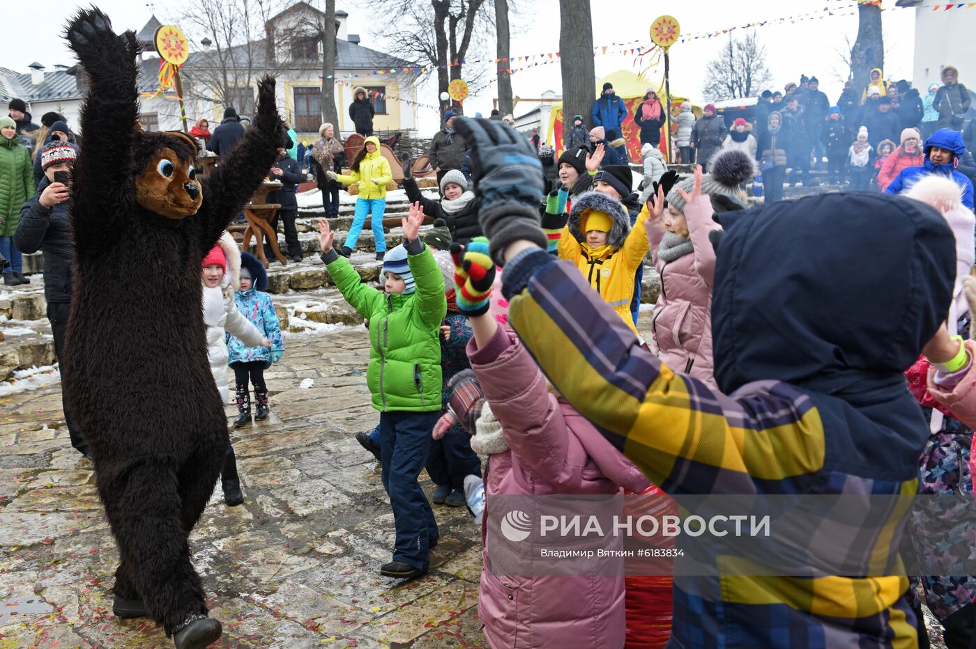 Празднование Масленицы в Суздале