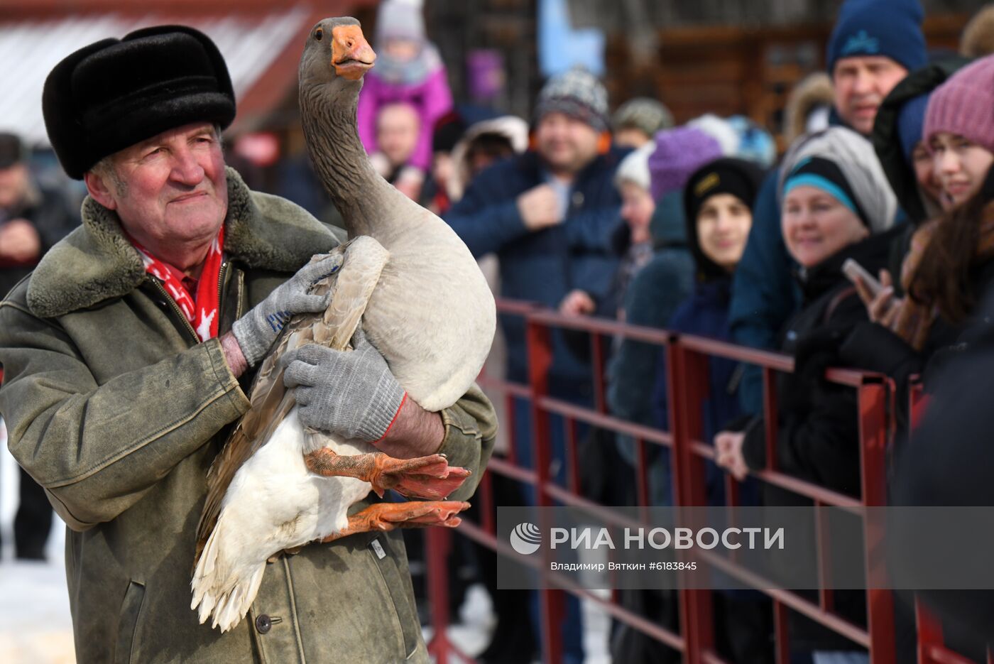 Празднование Масленицы в Суздале