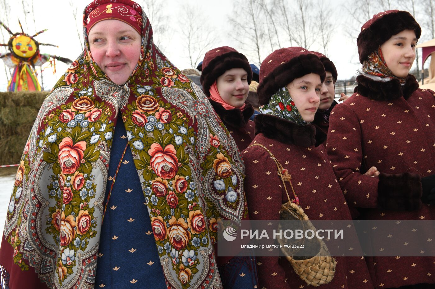 Празднование Масленицы в Суздале