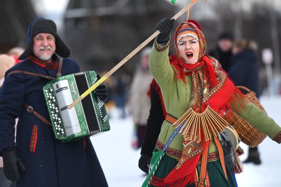 Празднование Масленицы в Суздале