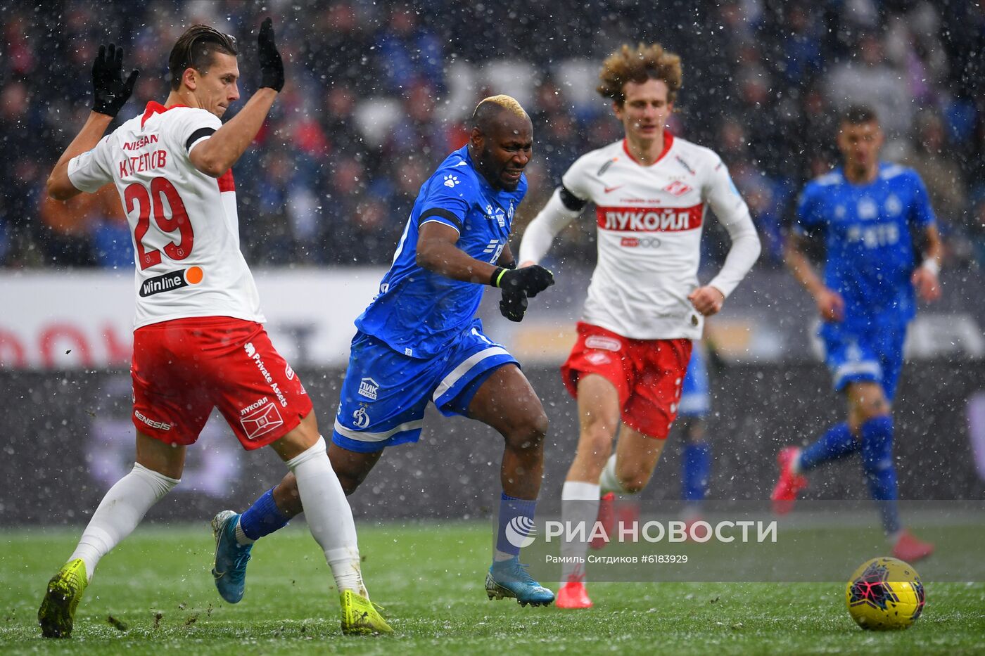 Футбол. РПЛ. Матч "Динамо" - "Спартак"