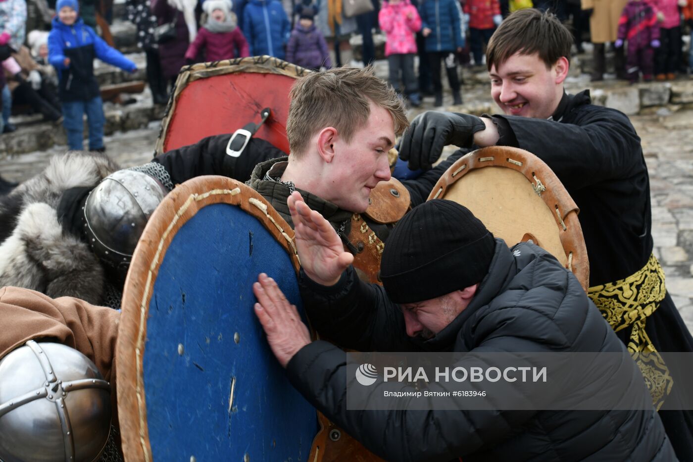 Празднование Масленицы в Суздале