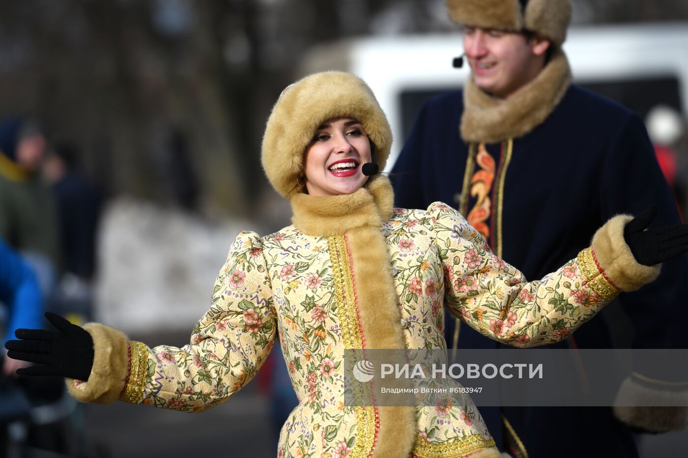 Празднование Масленицы в Суздале