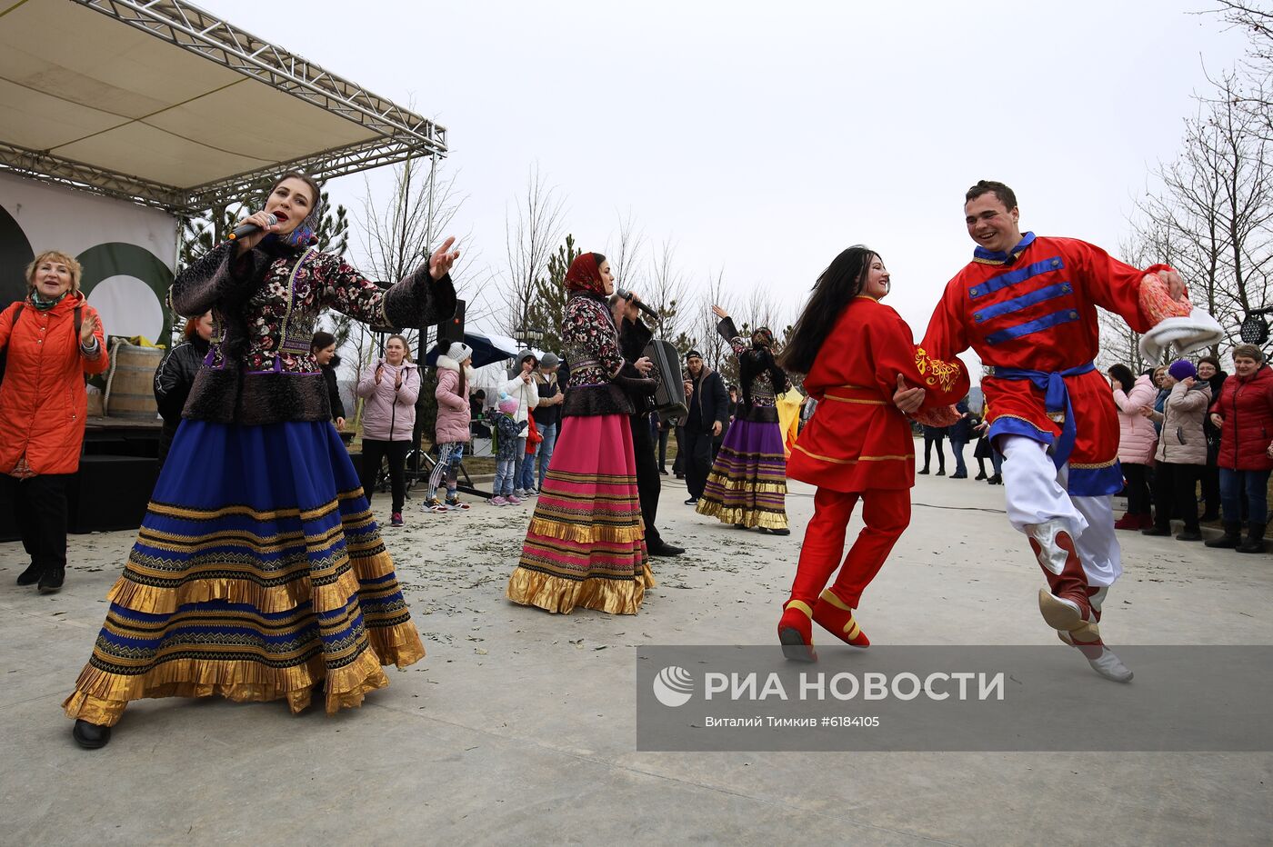 Празднование Масленицы в регионах России