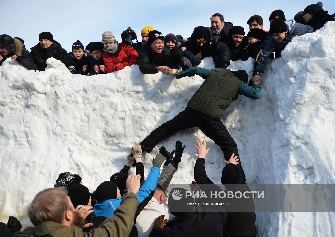 Празднование Масленицы в регионах России