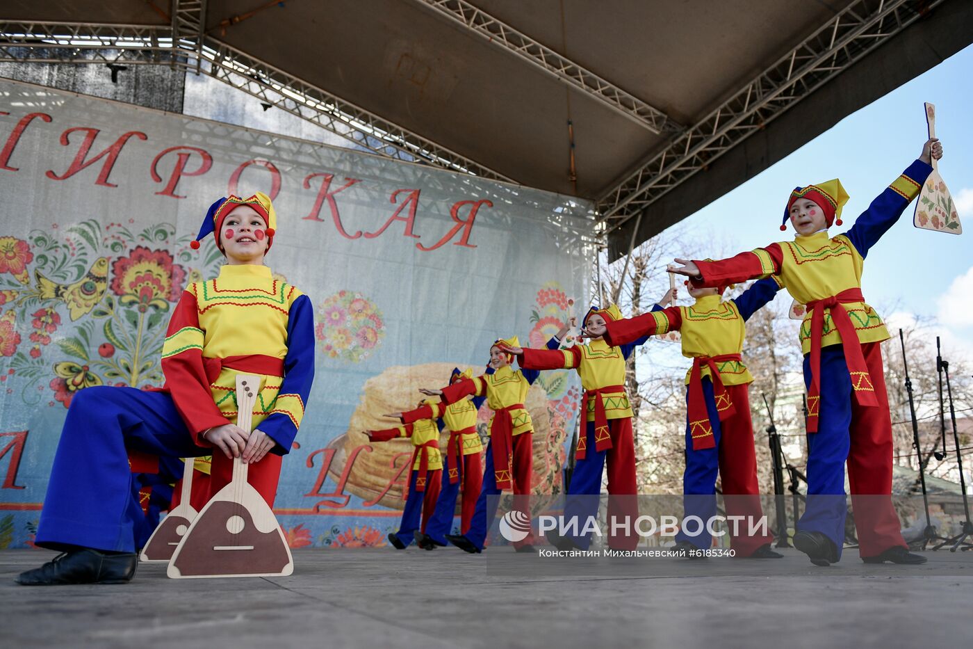 Празднование Масленицы в регионах России