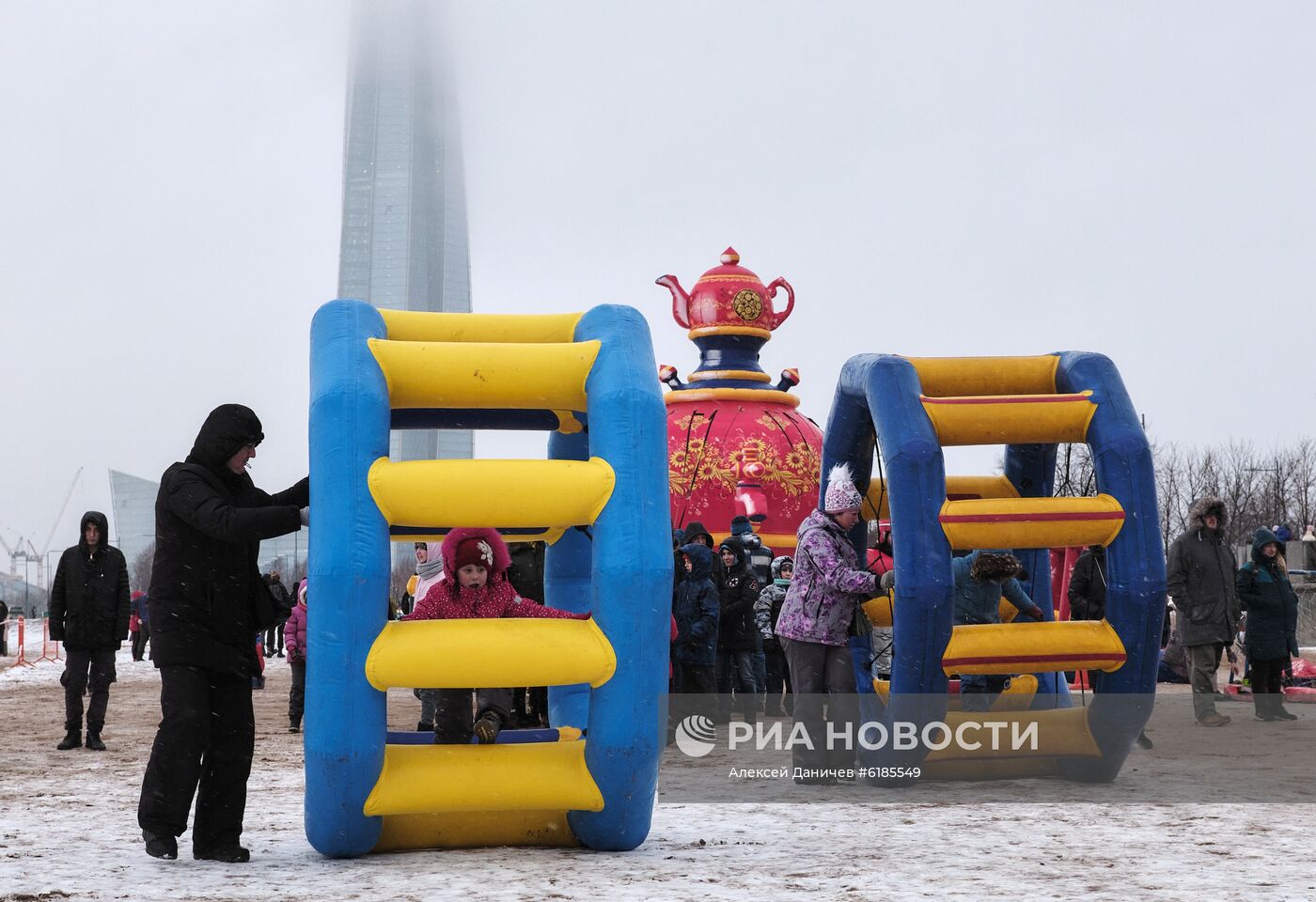 Празднование Масленицы в регионах России