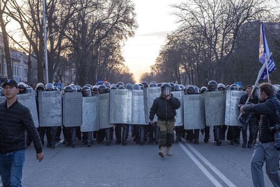 Митинг оппозиции в Бишкеке