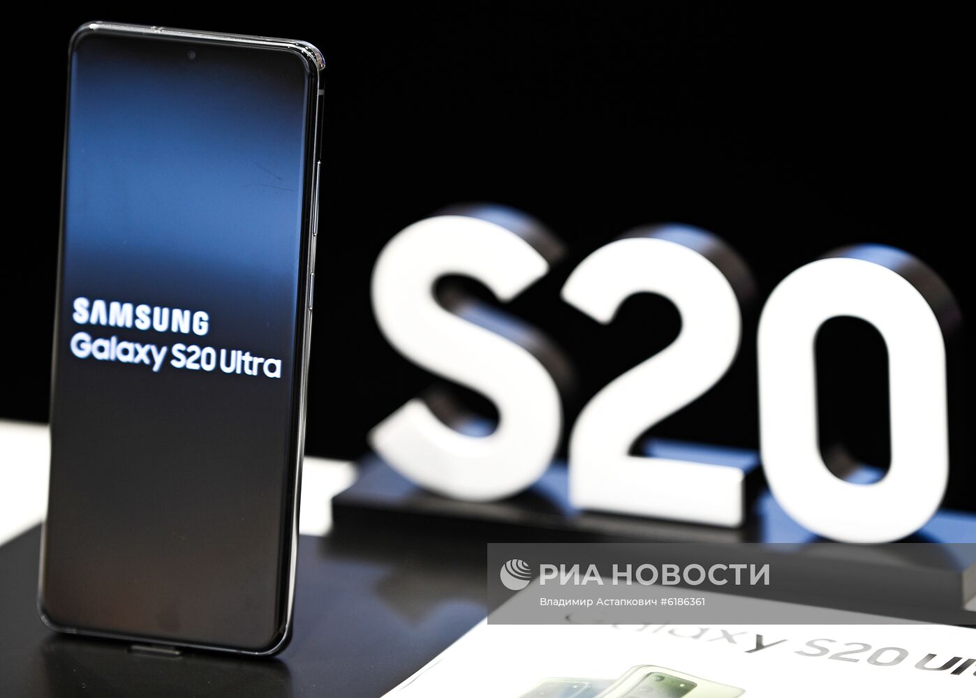 Новая линейка смартфонов Samsung Galaxy S20 в России