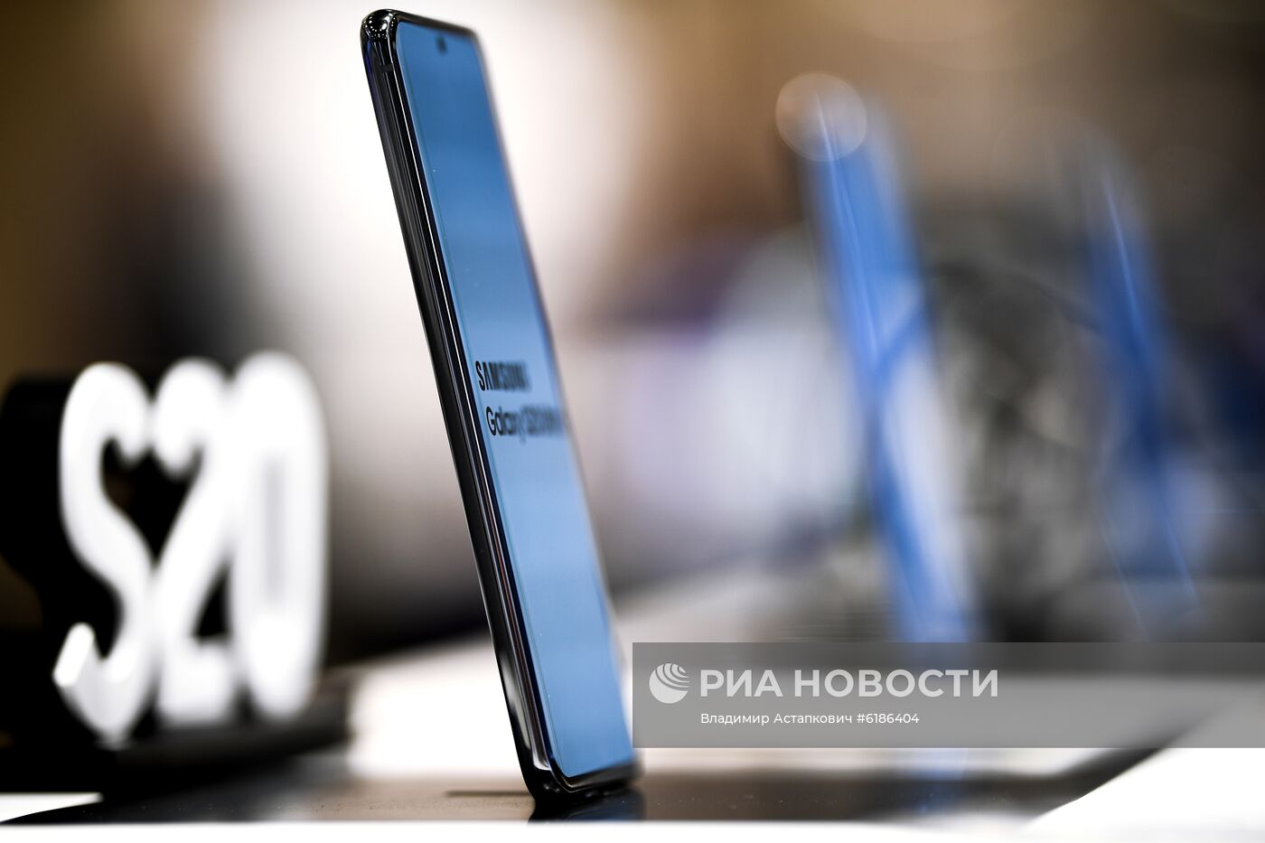 Новая линейка смартфонов Samsung Galaxy S20 в России