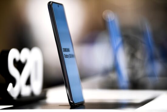 Новая линейка смартфонов Samsung Galaxy S20 в России