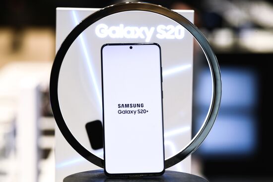 Новая линейка смартфонов Samsung Galaxy S20 в России