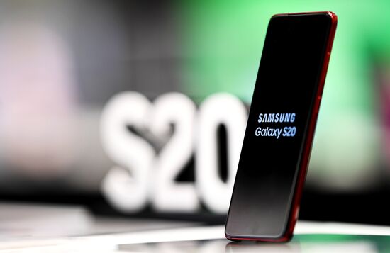 Новая линейка смартфонов Samsung Galaxy S20 в России